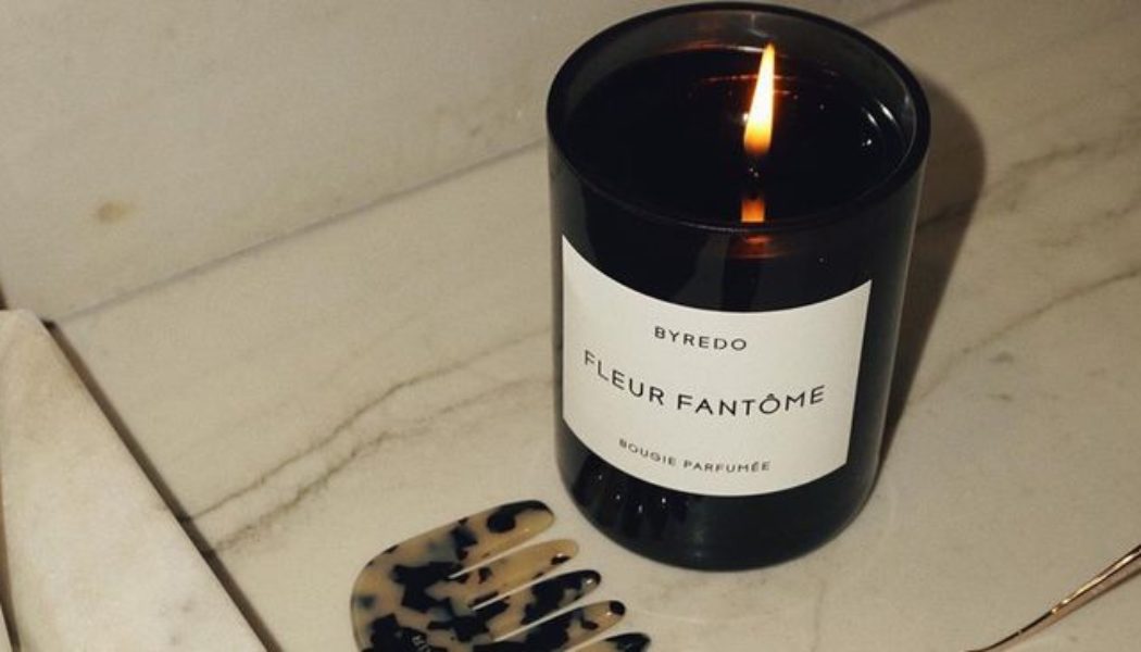 This Particular Candle Scent Makes Your Home Smell So Expensive