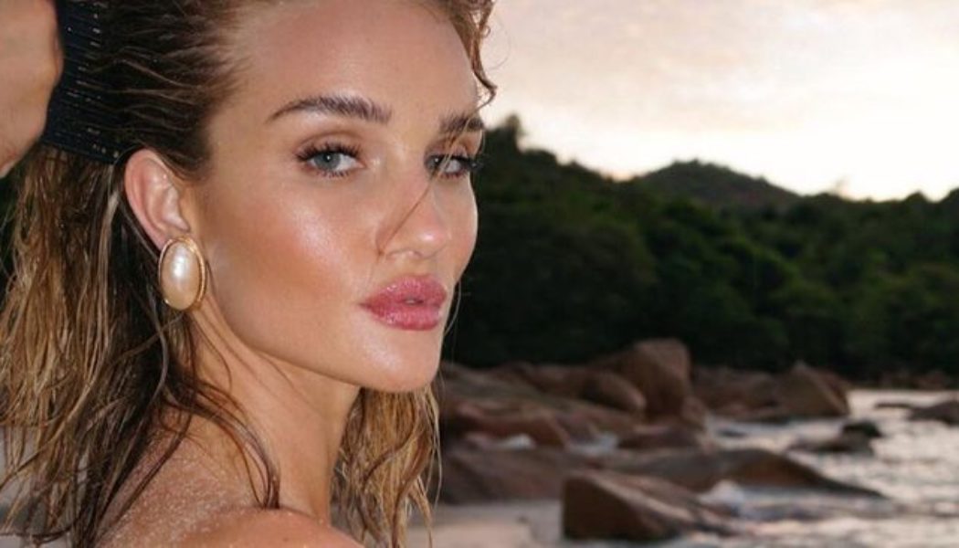 This Rosie HW– and Zendaya-Approved Hairstyle Is Easier to Do Than You’d Think