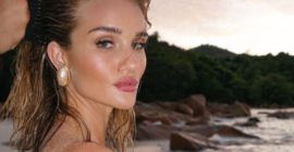 This Rosie HW– and Zendaya-Approved Hairstyle Is Easier to Do Than You’d Think