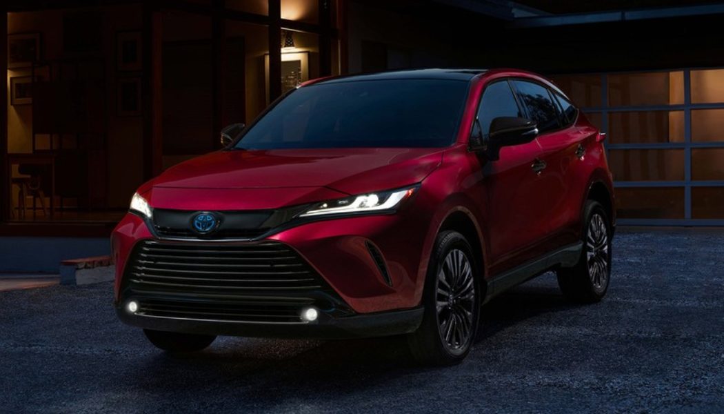 Toyota Gives the 2023 Venza a Blacked-Out Nightshade Trim