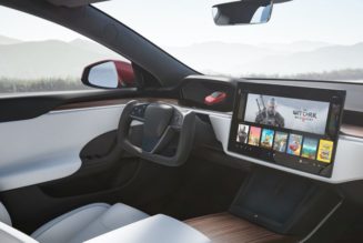 Video Shows New Tesla Model S Features Motorized Swiveling Screen