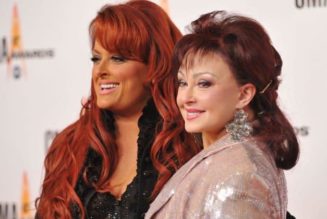 Wynonna Judd Talks Mother Naomi’s Death: ‘I Feel So Helpless’