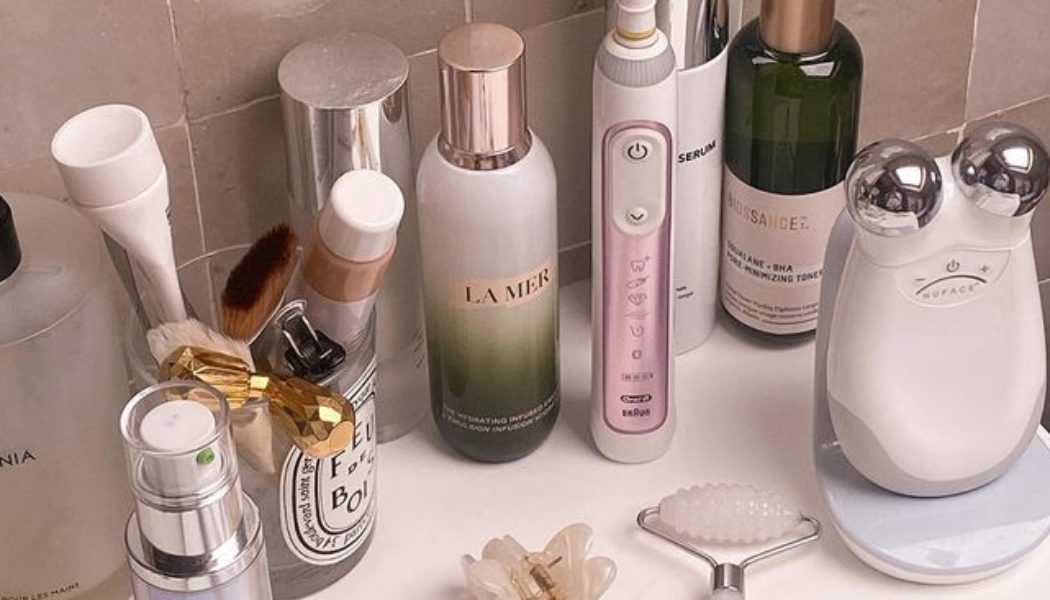 20 Pore-Minimizing Gems That Make Pores Look Invisible