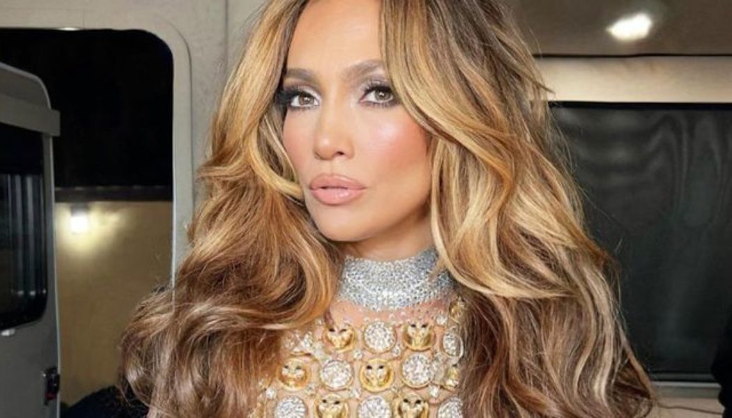 6 Common Thin Hair Mistakes Hairstylists Want You To Avoid