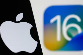 Apple iOS 16 Will Allow Users to Uninstall Up to 29 Default Apps