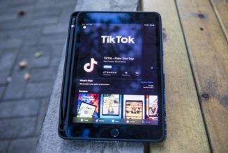 FCC Commissioner Calls on Apple, Alphabet to Ban TikTok