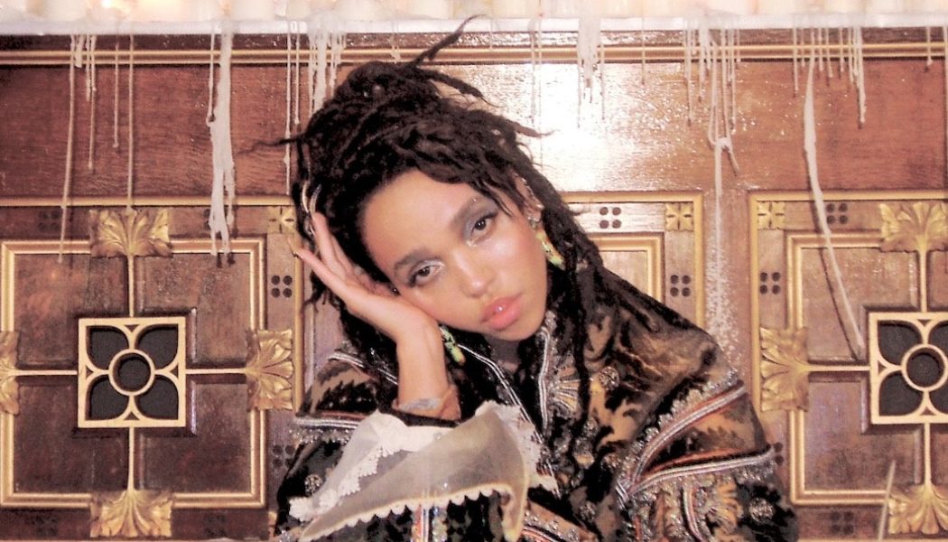 FKA twigs Performs New Song “Killer”in “Tiny Desk (Home) Concert”