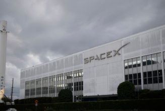 Hundreds of SpaceX employees signed letter denouncing Elon Musk’s behavior