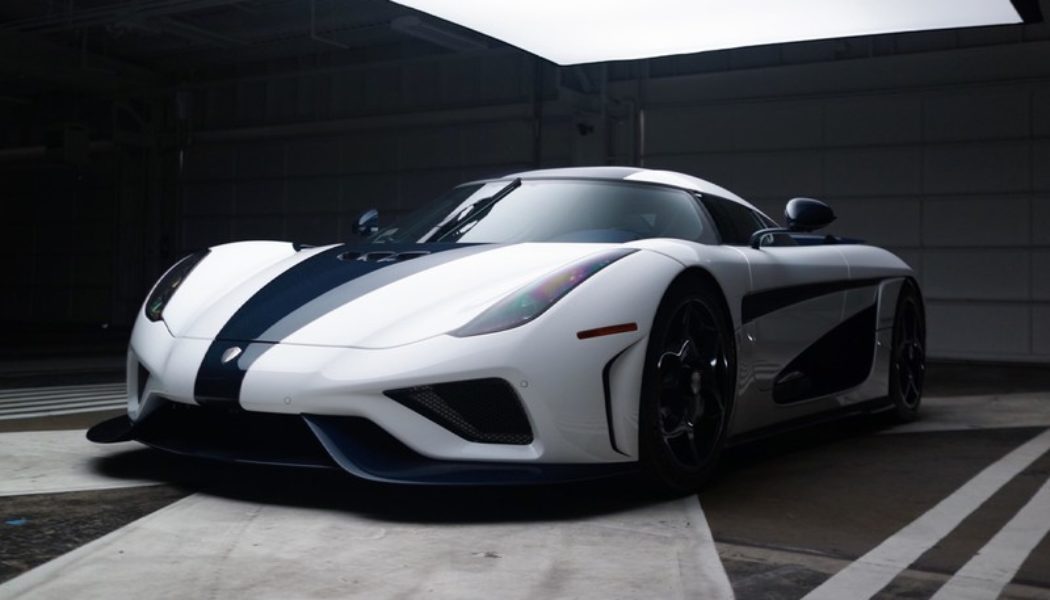 Koenigsegg’s Final Regera Delivery in North America Sports a Blue Carbon Fiber Trim