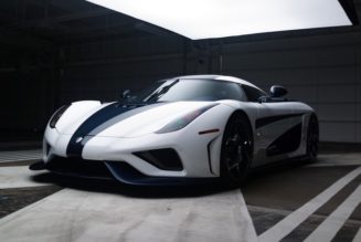 Koenigsegg’s Final Regera Delivery in North America Sports a Blue Carbon Fiber Trim