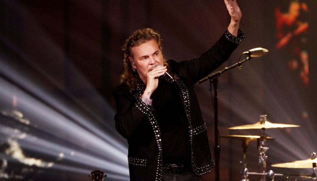 Maná Returns to Latin Airplay Top 10 Thanks to ‘Te Lloré Un Río,’ With Christian Nodal