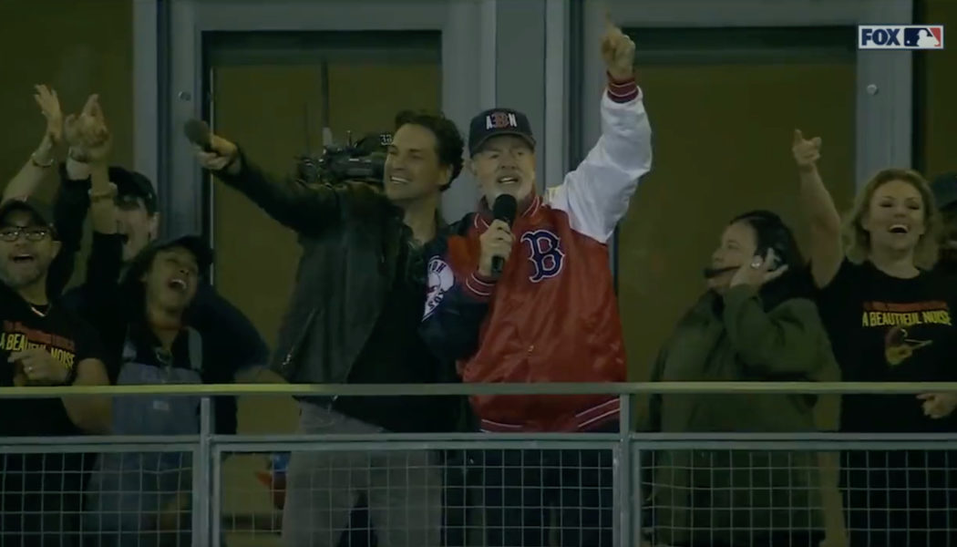 Neil Diamond Makes Rare Appearance to Sing “Sweet Caroline” at Fenway Park: Watch