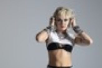 Noah Cyrus Recreates Throwback Paparazzi Video of Her & Miley Cyrus