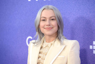 Phoebe Bridgers Show In Toronto Paused Multiple Times For Fan Medical Calls