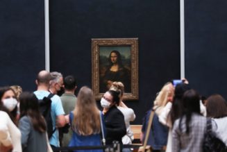 Somebody Vandalized The Mona Lisa By Smearing It With Cake. Weird, Right?