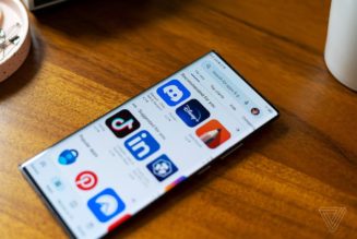 The ZTE Axon 40 Ultra’s under display camera gets the display part right