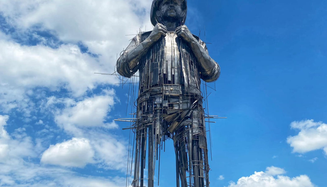 Watch the Making of the Giant Lemmy Statue at Hellfest and See the Surviving Motörhead Members Pay Tribute: Video + Photos