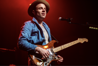 Dawes’ Taylor Goldsmith Talks Growing Up in Malibu to Meeting Mandy Moore on ‘Lipps Service’