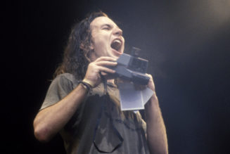 Eddie Vedder at Lollapalooza ’92: ‘I Think Celebrities Suck’