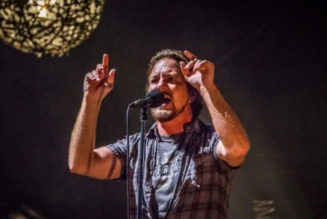 Eddie Vedder Throws Pearl Jam Fan Out of Zurich Concert for Violent Behavior