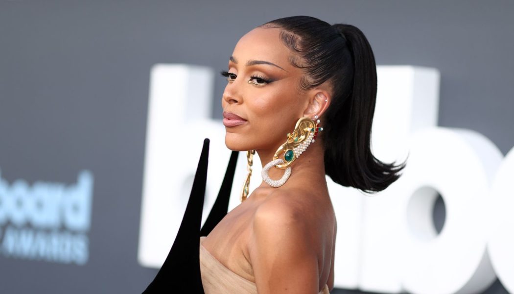 How Noah Schnapp Became Wingman For Doja Cat And Stranger Things‘s Joseph Quinn