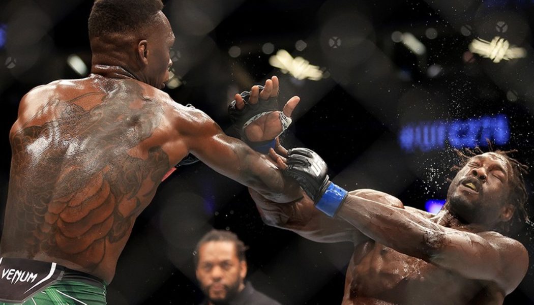 Israel Adesanya Fends off Jared Cannonier to Retain Championship at UFC 276