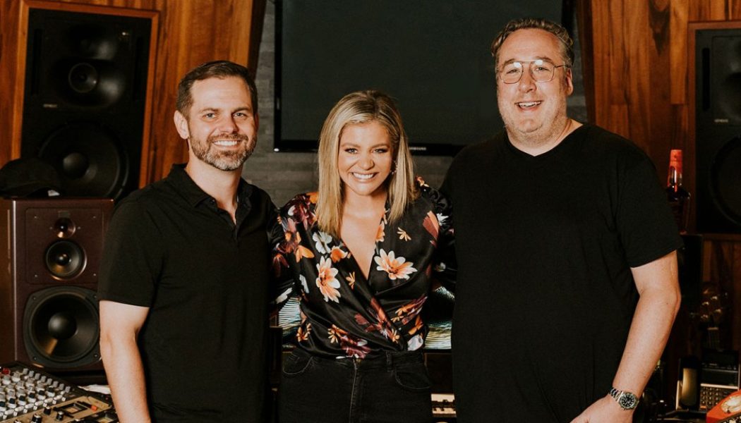 Lauren Alaina Signs With Big Loud Records and Reveals Morgan Wallen’s Sweet Response