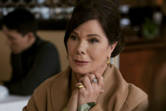 Marcia Gay Harden on Depicting the “Universal Heartbreak” of Netflix’s Uncoupled