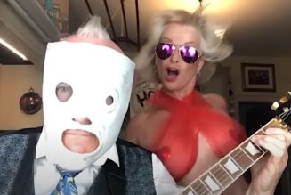 Robert Fripp (in Mask) and Toyah (in Barely Anything) Perform Slipknot’s “Psychosocial”: Watch