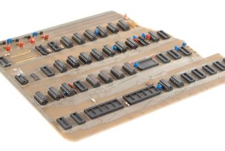 Steve Job’s Very Own Apple-1 Computer Is Currently Going for $400,000 USD at Auction