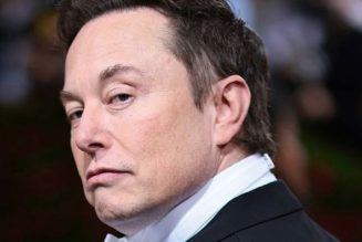 Twitter Employees Reportedly Warned Against Tweeting or Discussing Matters Regarding Elon Musk Deal