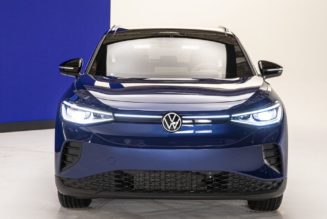 Buying an EV is about to be a pain in the ass, thanks to stricter tax credits