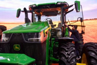 Def Con hacker shows John Deere’s tractors can run Doom