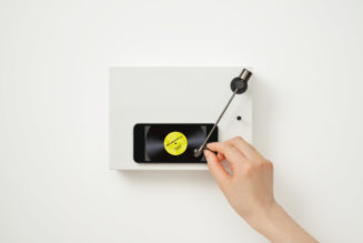 DJ On the Go With This Tech That Transforms Your iPhone Into a Turntable