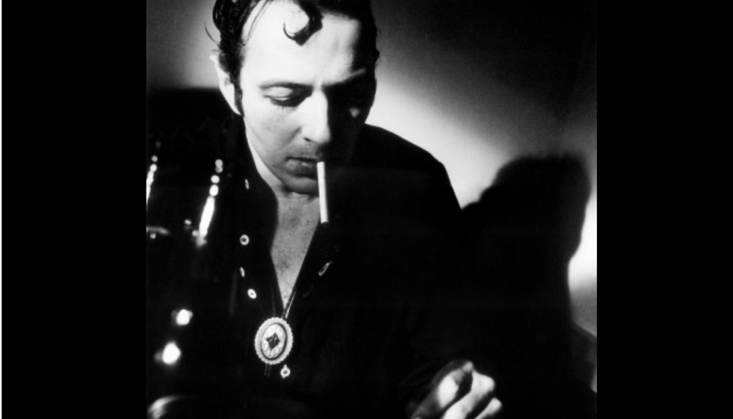 Eddie Vedder Salutes Joe Strummer’s 70th With ‘Long Shadow’ Cover