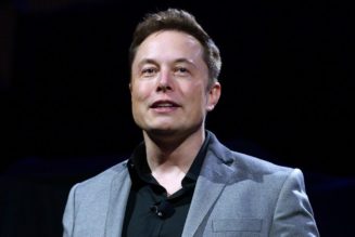 Elon Musk jokingly claims he will buy Manchester United