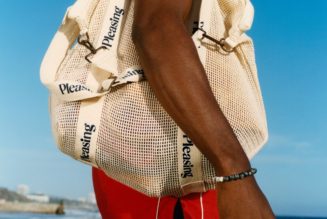Harry Styles Fans: Here’s How to Buy the Limited-Edition Pleasing Beach Bag