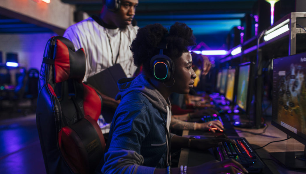 HHW Gaming: Benedict College Cuts Ribbon On New Esports Gaming Room & Launches Degree Track