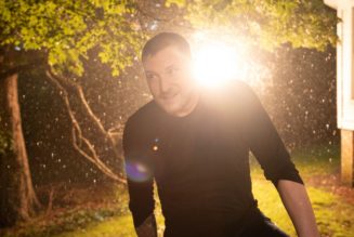 How Ty Herndon Turned a Stint in Treatment into a Collection of No-Filler Comeback Tracks