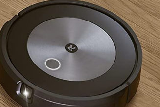 iRobot’s poop-avoiding Roomba j7 vacuum is on sale for $200 off today