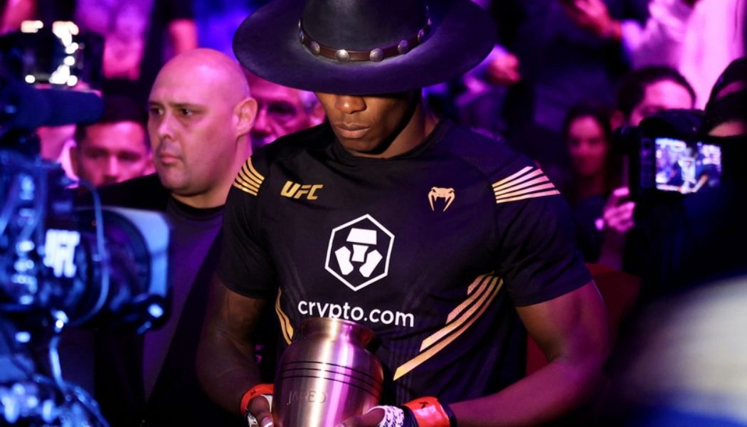 Israel Adesanya to Defend Middleweight Title Against Alex Pereira at UFC 281