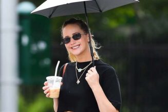 Jennifer Lawrence’s Jeans-and-Flats Look Is Perfect For a Low-Key Summer Day