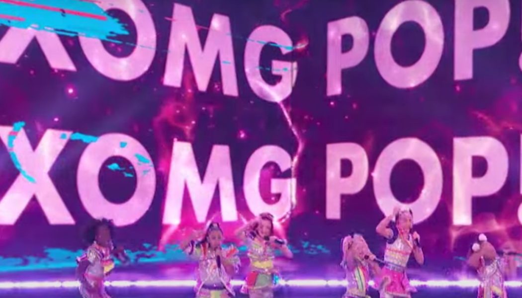JoJo Siwa’s XOMG POP Gets the Room Bouncing For ‘AGT’ Semis: Watch