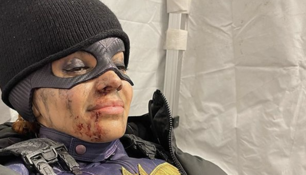 Kevin Smiths Says Warner Bros. Canceling ‘Batgirl’ Is “Incredibly Bad Look”