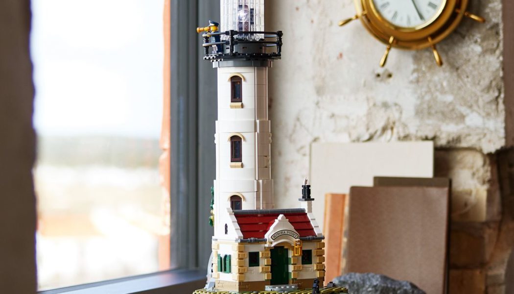 Lego’s new motorized lighthouse has a working fresnel lens