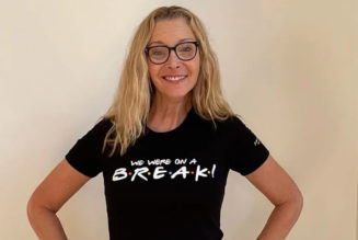 Lisa Kudrow Says Friends Writers Had “No Business” Writing About People of Color