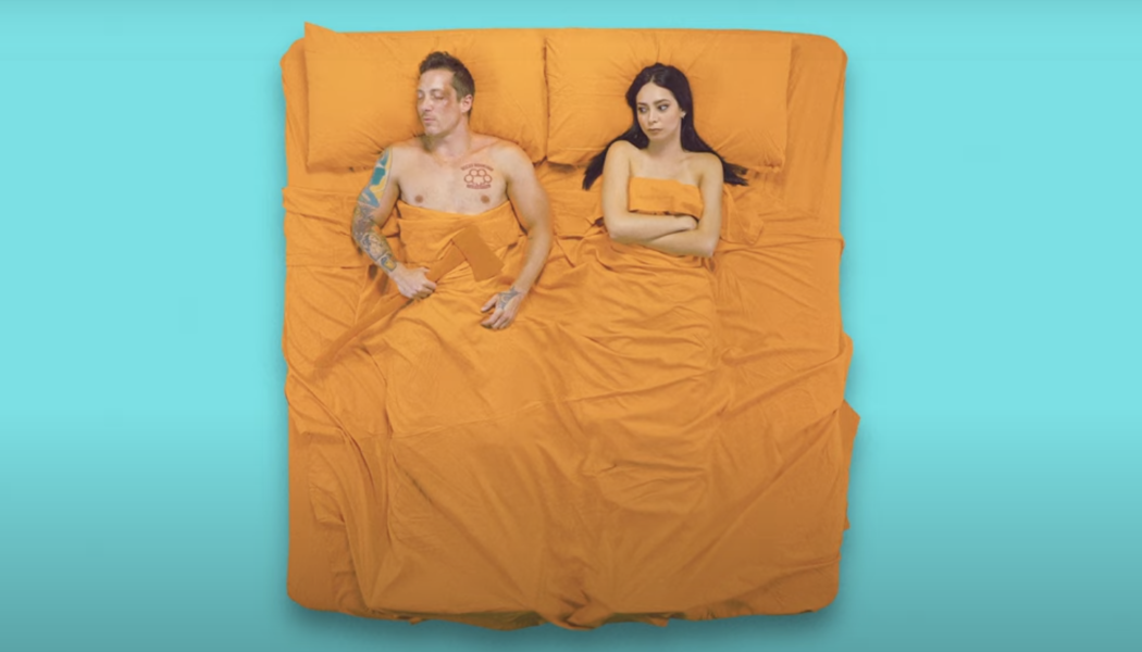 LØLØ Delivers Scathing Pop-Rock in New Song ‘u turn me on (but u give me depression)’