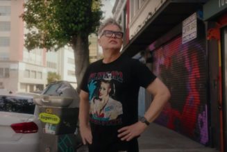 Mark Hoppus Teaches Beauty School Dropout the Rock Star Ropes in ‘Almost Famous’ Video: Exclusive