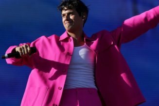 Omar Apollo Unveils 2022 Tour With Ravyn Lenae