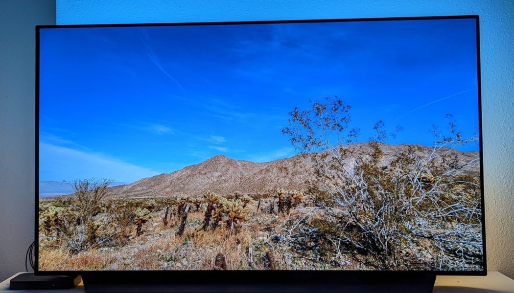 Philips Hue Play sync box and gradient lightstrip review: wholly unnecessary, totally delightful